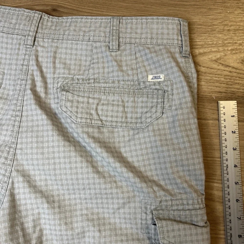 Izod  Men's White And Gray Cargo Shorts Size 34 Made In Bangladesh